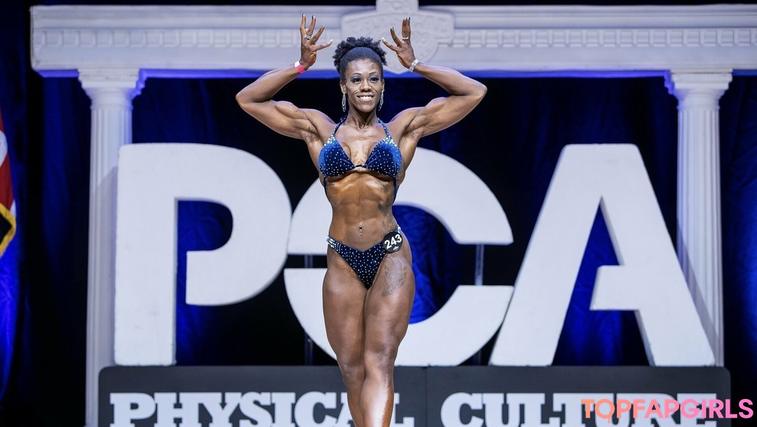 Foto desnuda filtrada de OnlyFans de Tillysworld #1 Foto desnuda filtrada de OnlyFans de Tillysworld #1