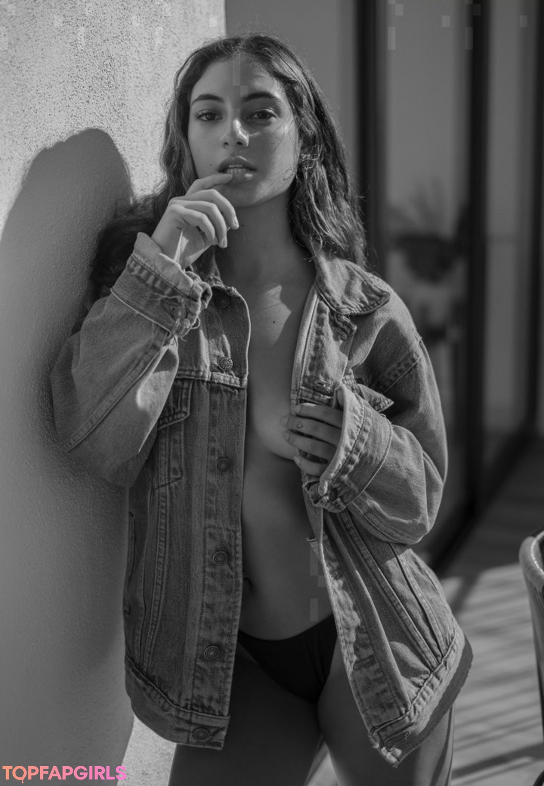 Foto desnuda filtrada de OnlyFans de Thepeachapp #468 Foto desnuda filtrada de OnlyFans de Thepeachapp #468