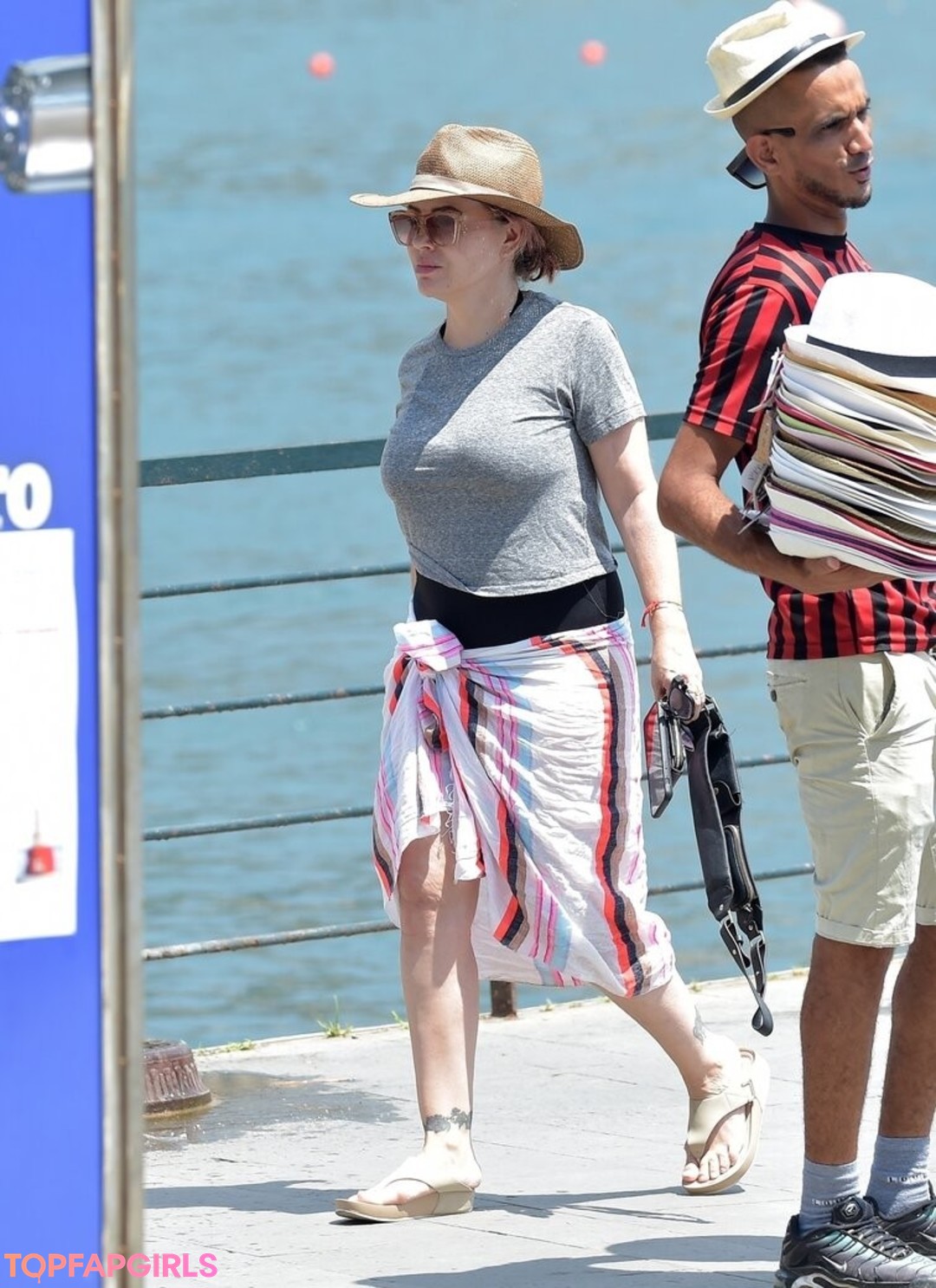 Foto desnuda filtrada de OnlyFans de Alyssa Milano #210 Foto desnuda filtrada de OnlyFans de Alyssa Milano #210