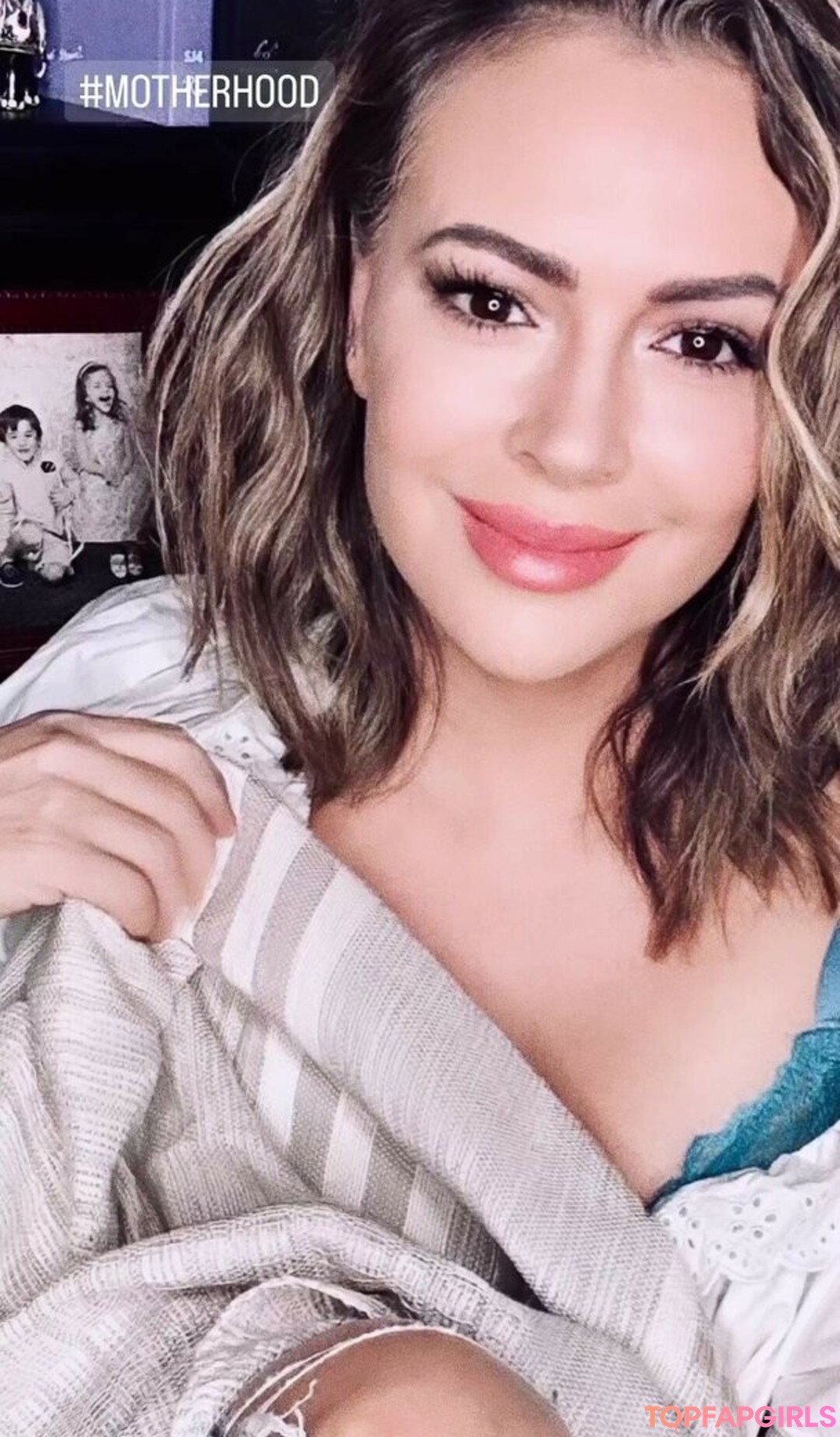 Foto desnuda filtrada de OnlyFans de Alyssa Milano #306 Foto desnuda filtrada de OnlyFans de Alyssa Milano #306