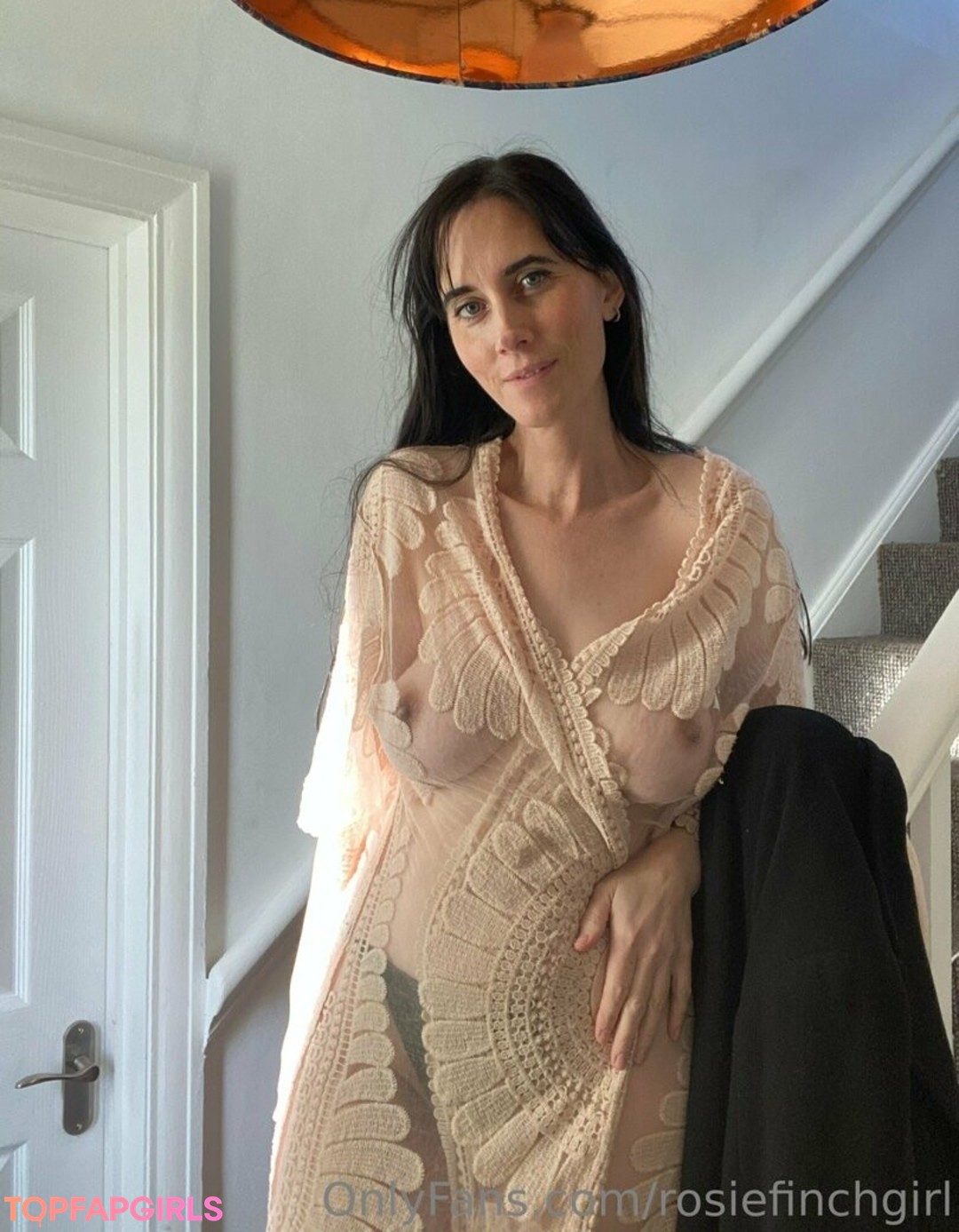 Foto desnuda filtrada de OnlyFans de Rosefinchgirl #22 Foto desnuda filtrada de OnlyFans de Rosefinchgirl #22