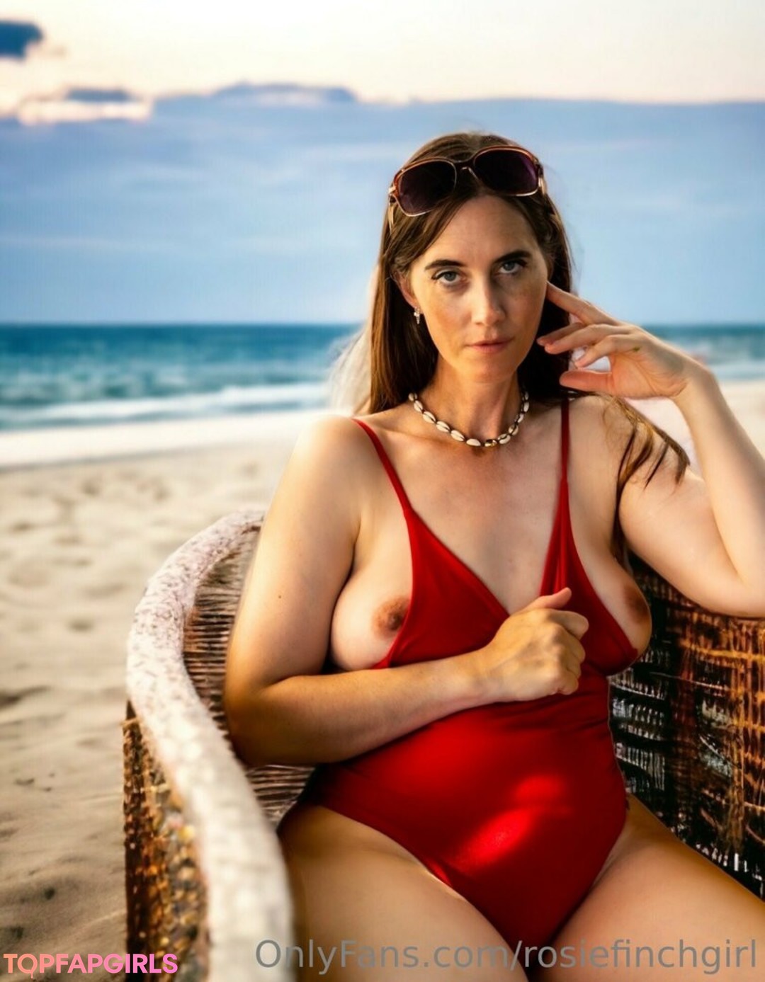 Foto desnuda filtrada de OnlyFans de Rosefinchgirl #26 Foto desnuda filtrada de OnlyFans de Rosefinchgirl #26