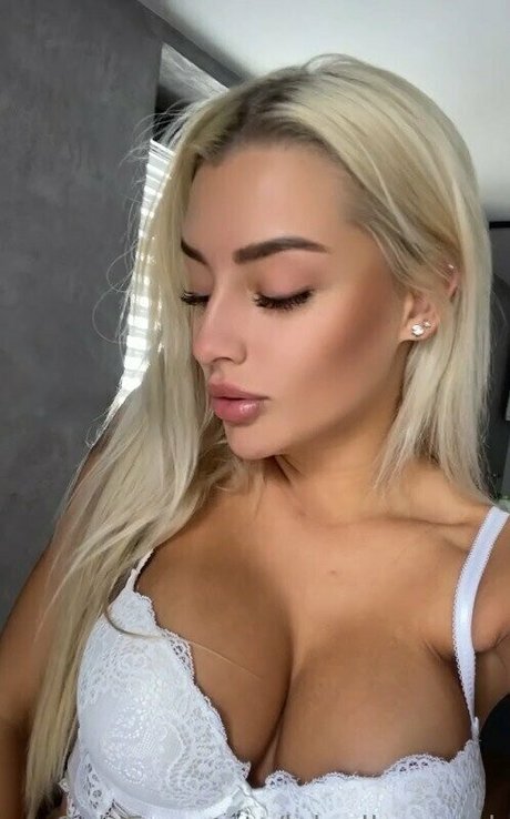 Lolaellemodel