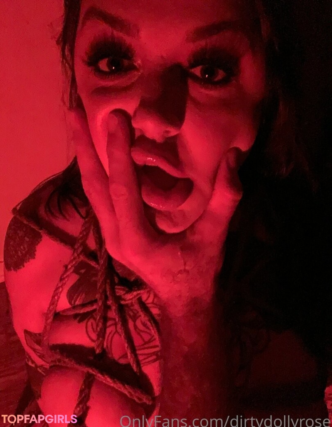 Foto desnuda filtrada de OnlyFans de Dirtydollyrose #8 Foto desnuda filtrada de OnlyFans de Dirtydollyrose #8