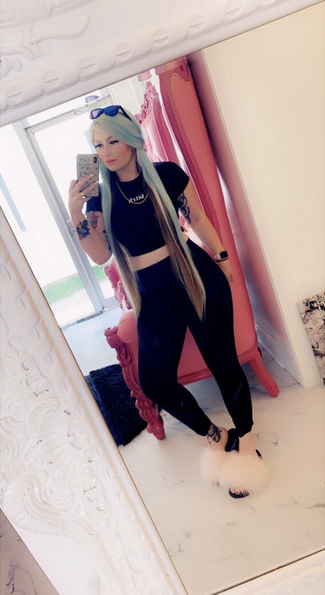 Gothbarbie666