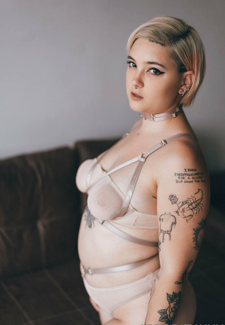 Foto desnuda filtrada de OnlyFans de Afrodit4x