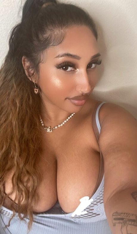 Foto desnuda filtrada de OnlyFans de Jeanette Prakash
