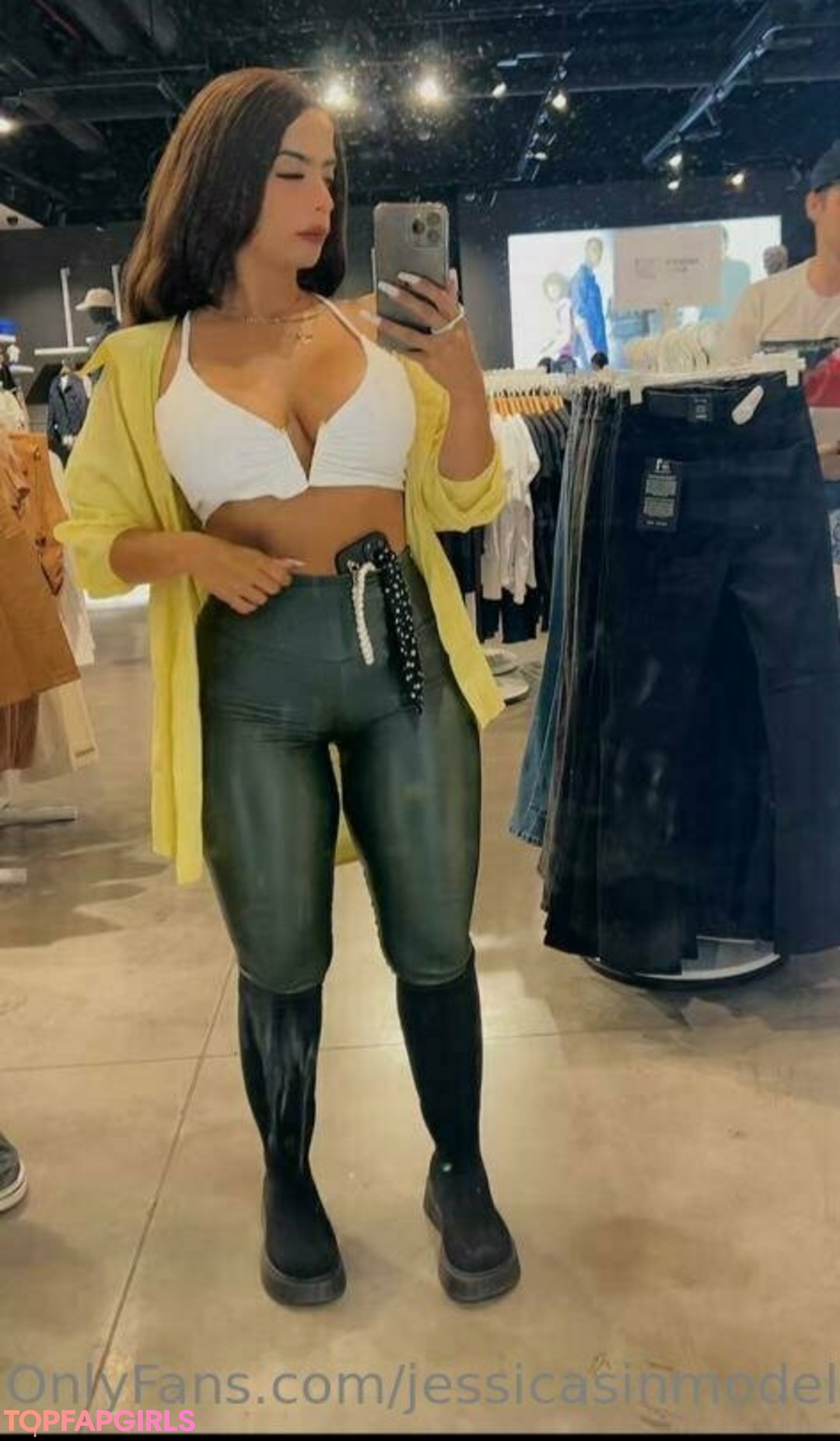 Foto desnuda filtrada de OnlyFans de Curvyjessy #98 Foto desnuda filtrada de OnlyFans de Curvyjessy #98