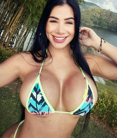 Foto desnuda filtrada de OnlyFans de Jakeline Serna