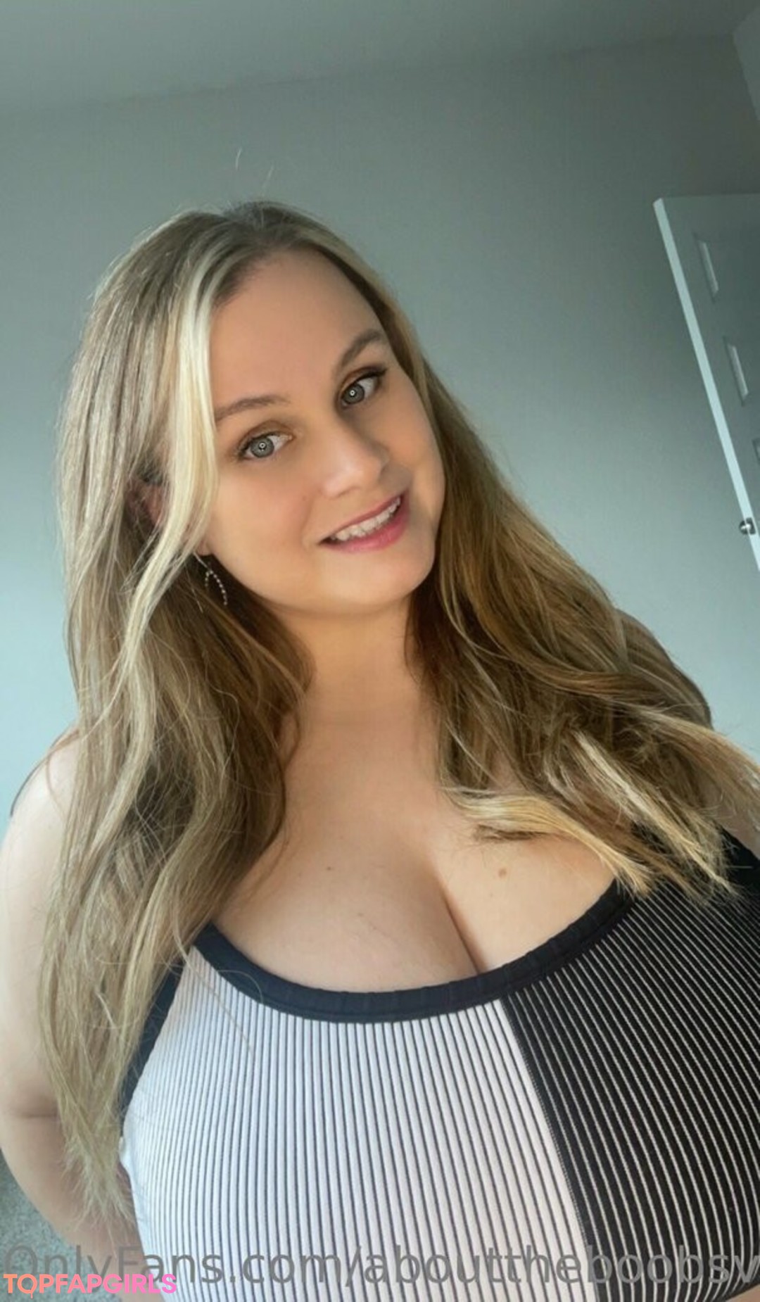 Foto desnuda filtrada de OnlyFans de Abouttheboobsvip #132 Foto desnuda filtrada de OnlyFans de Abouttheboobsvip #132