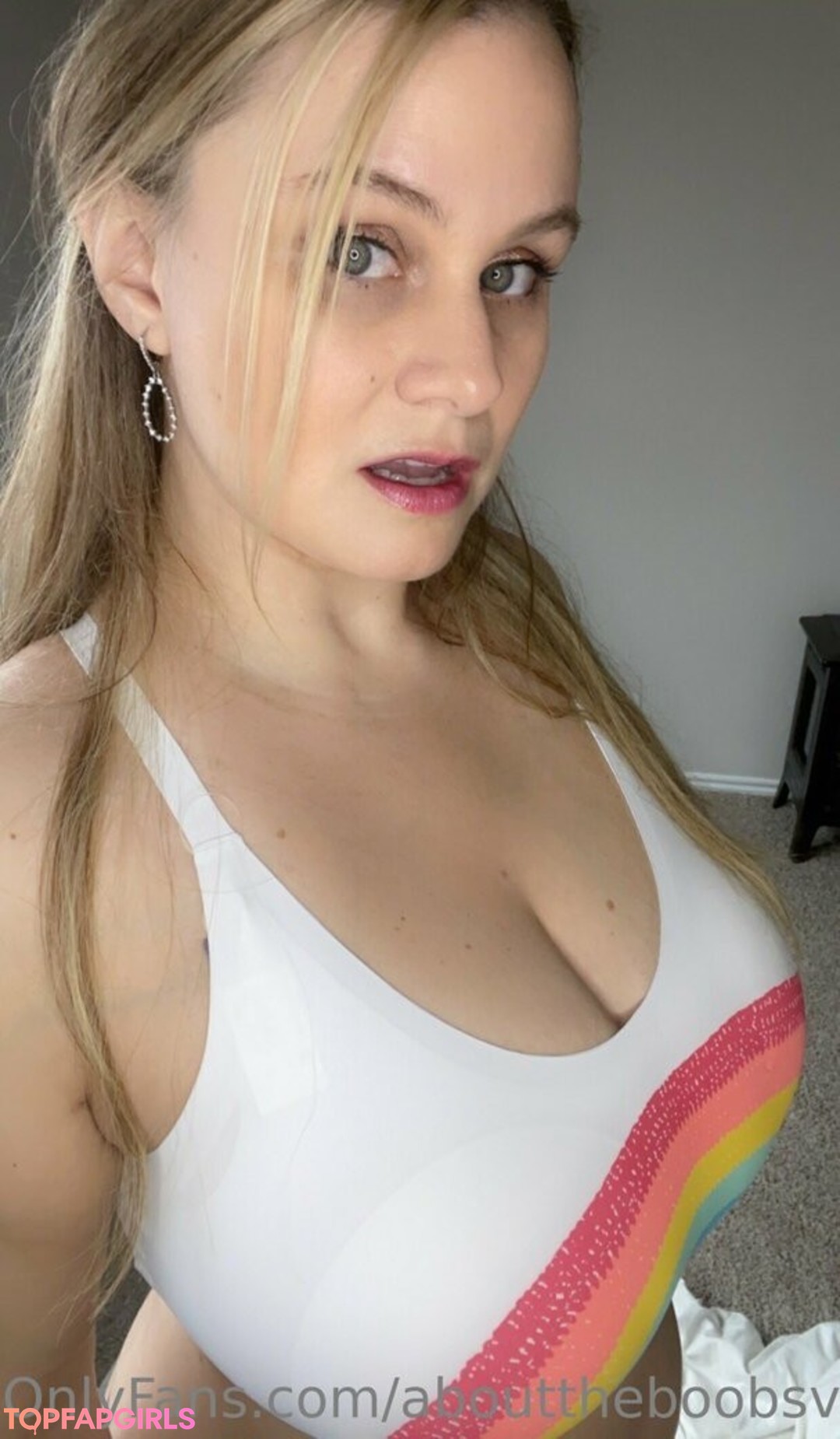 Foto desnuda filtrada de OnlyFans de Abouttheboobsvip #140 Foto desnuda filtrada de OnlyFans de Abouttheboobsvip #140