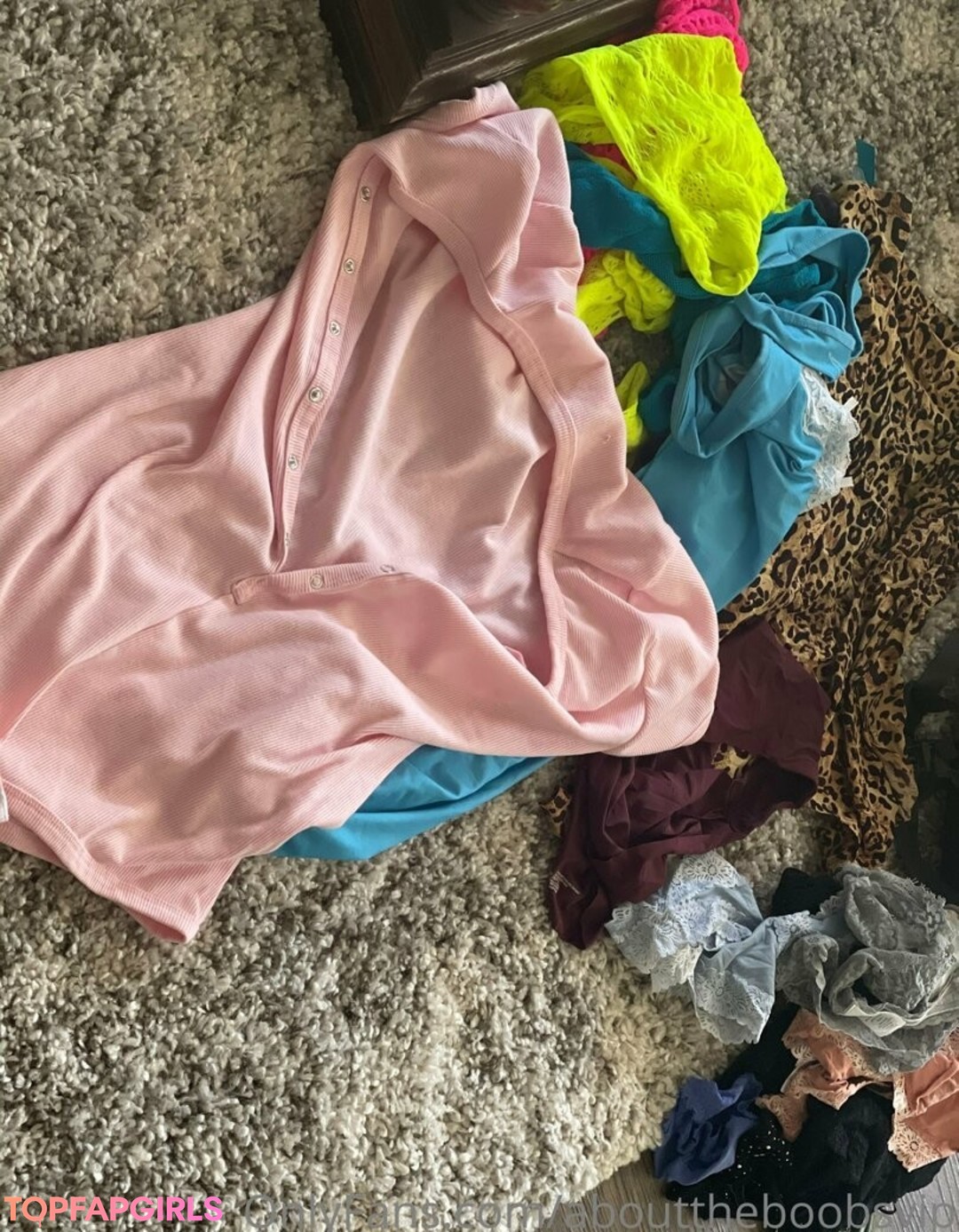 Foto desnuda filtrada de OnlyFans de Abouttheboobsvip #32 Foto desnuda filtrada de OnlyFans de Abouttheboobsvip #32