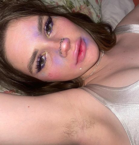 Foto desnuda filtrada de OnlyFans de Privetyalelya