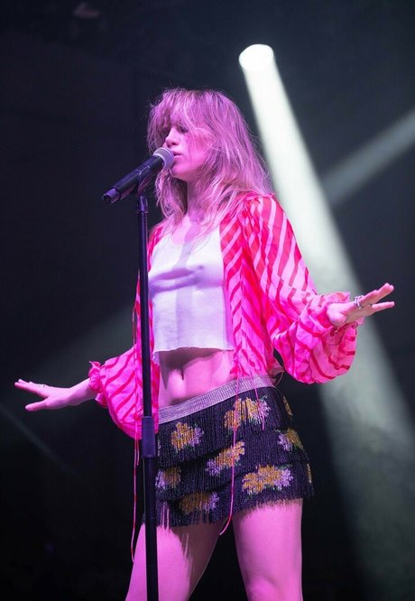 Foto desnuda filtrada de OnlyFans de Suki Waterhouse