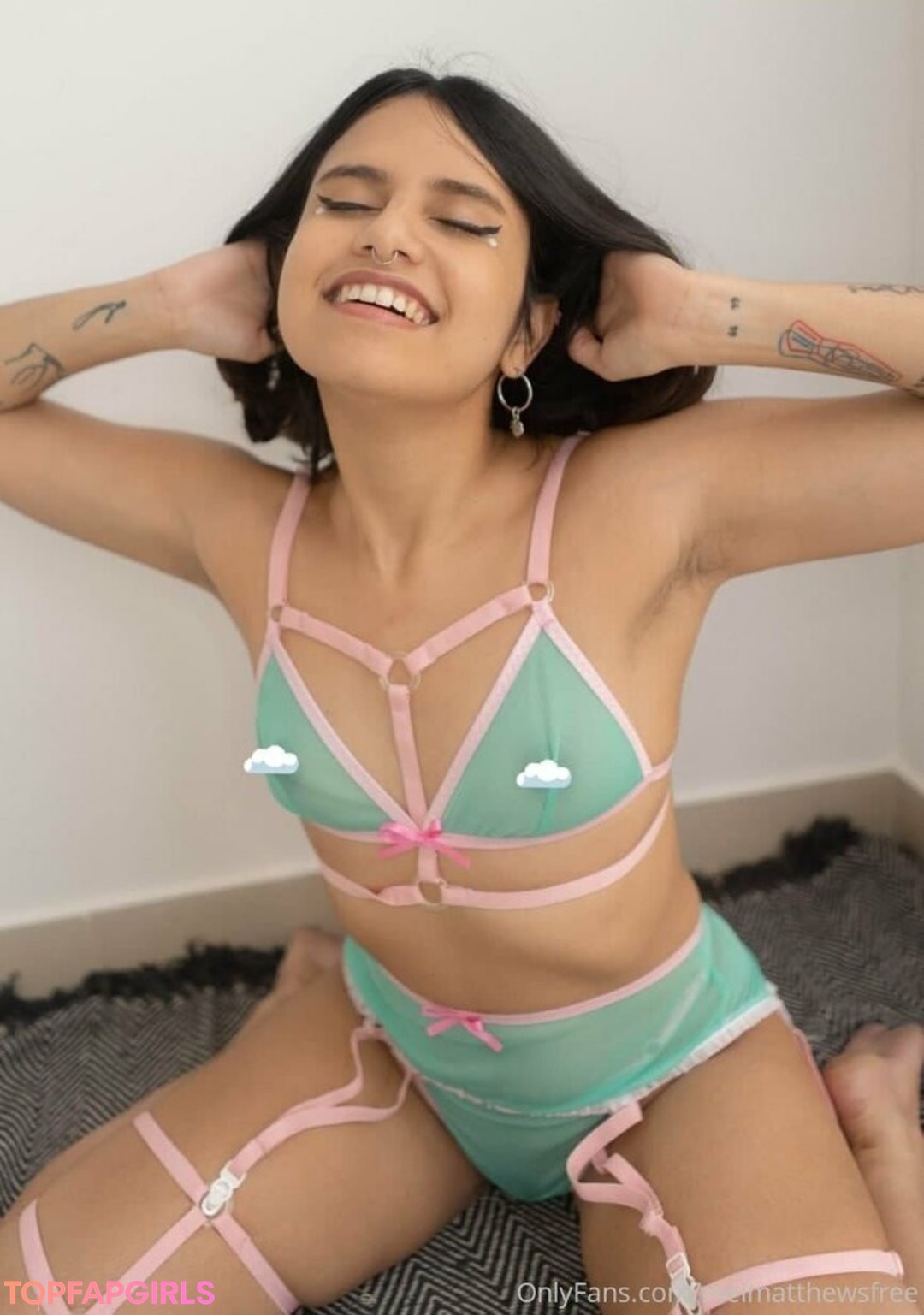 Foto desnuda filtrada de OnlyFans de Xgwen18free #21 Foto desnuda filtrada de OnlyFans de Xgwen18free #21