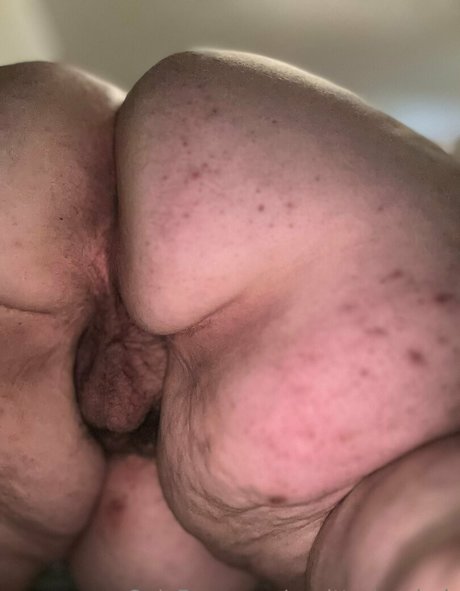 Foto desnuda filtrada de OnlyFans de Sagittariuschub