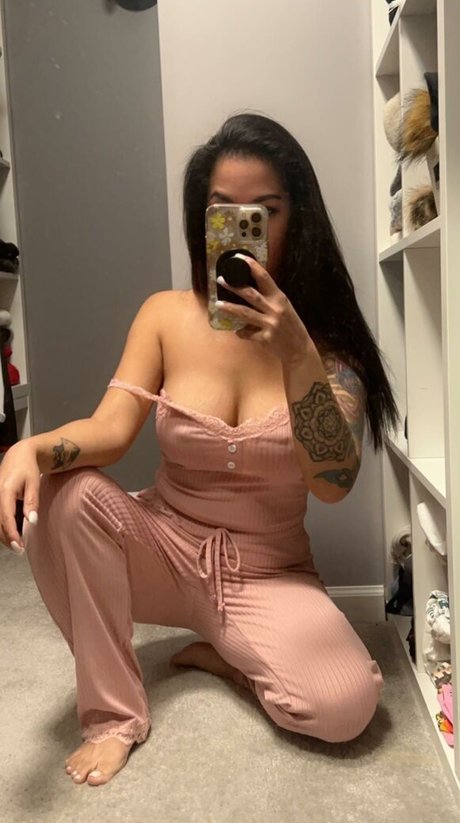 Foto desnuda filtrada de OnlyFans de Honeybeenguyen2