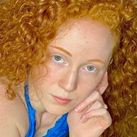 Thatredheadedgirl6