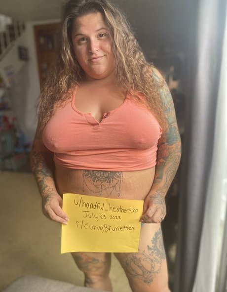 Foto desnuda filtrada de OnlyFans de Handfulheather