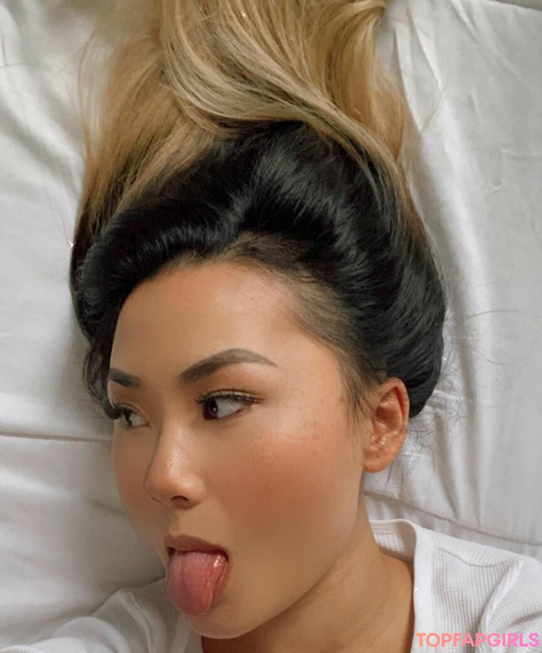 Foto desnuda filtrada de OnlyFans de Lindaafreckles #58 Foto desnuda filtrada de OnlyFans de Lindaafreckles #58