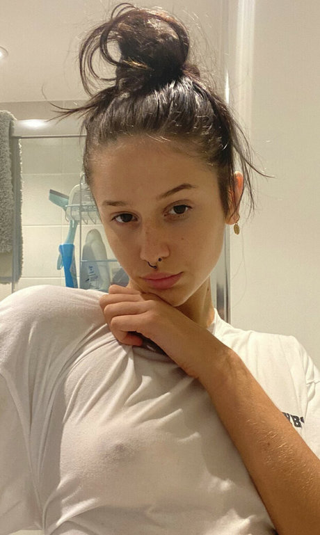 Foto desnuda filtrada de OnlyFans de Samantha Frison