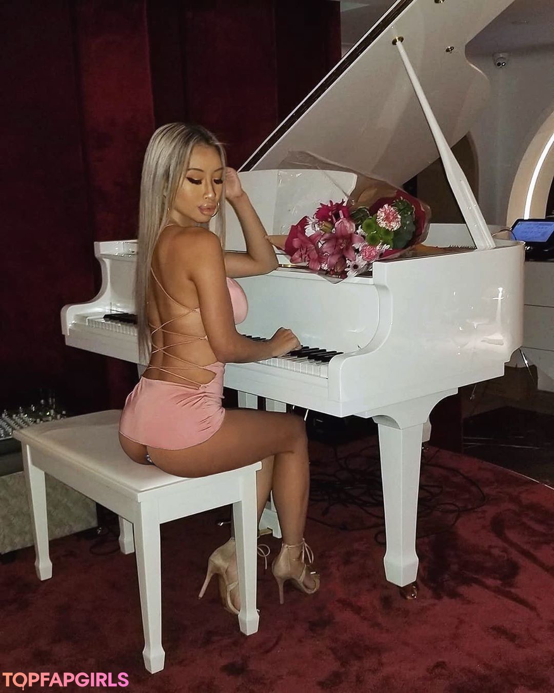 Foto desnuda filtrada de OnlyFans de Tiffany Luu #64 Foto desnuda filtrada de OnlyFans de Tiffany Luu #64