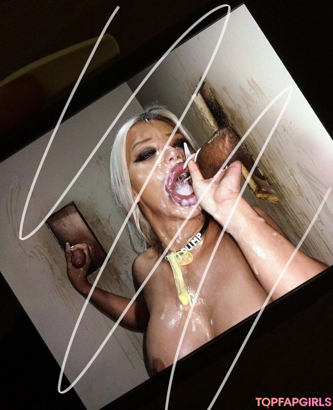 Foto desnuda filtrada de OnlyFans de Tiffany Luu #93 Foto desnuda filtrada de OnlyFans de Tiffany Luu #93