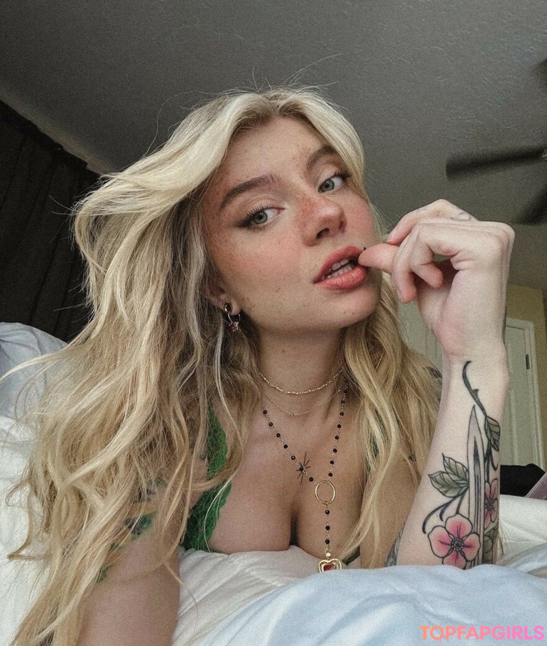 Foto desnuda filtrada de OnlyFans de Imsadspice #36 Foto desnuda filtrada de OnlyFans de Imsadspice #36