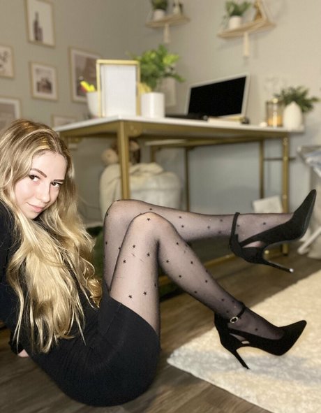 Pantyhose_princess99