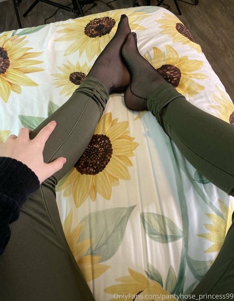 Pantyhose_princess99