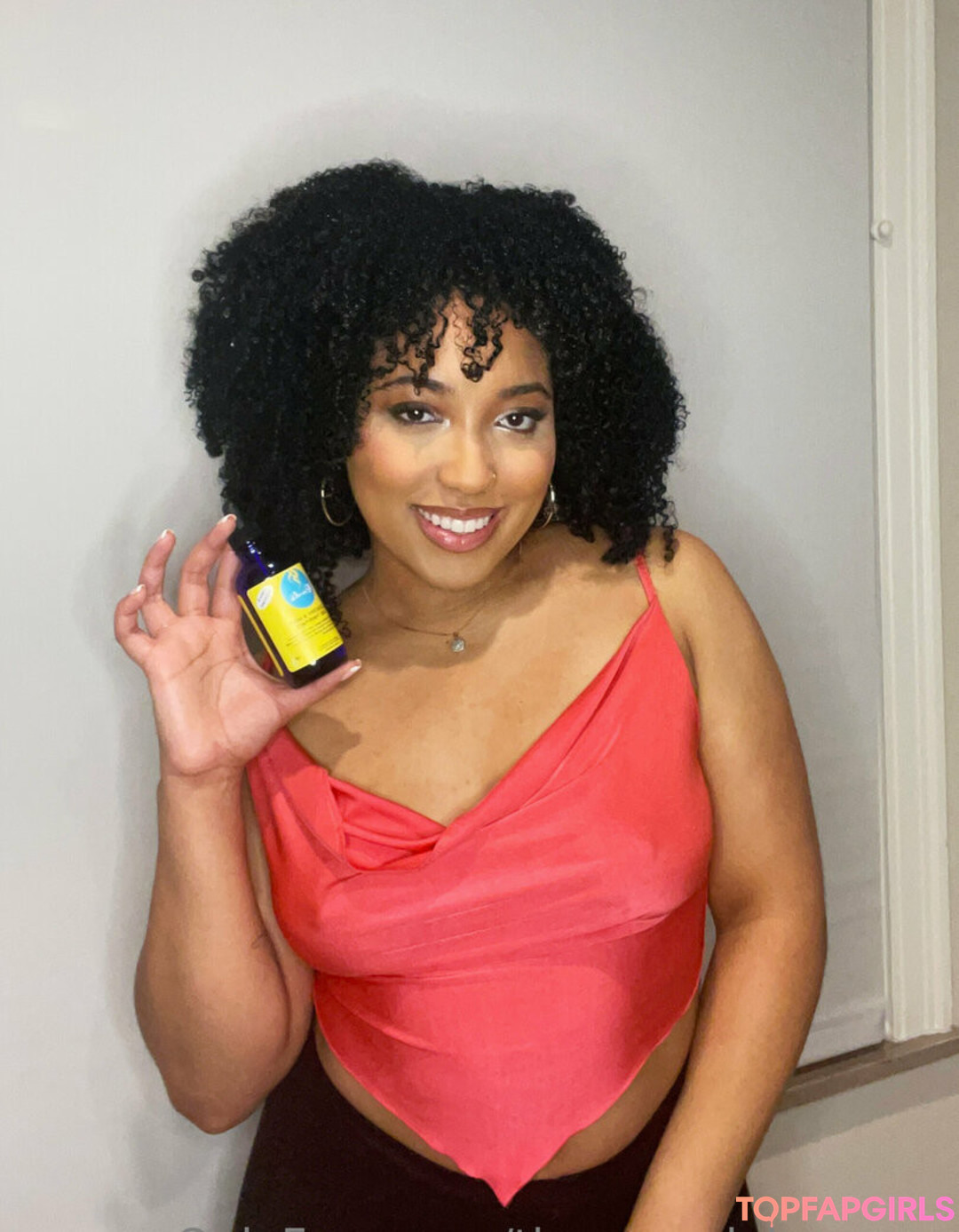 Foto desnuda filtrada de OnlyFans de Theremedybyreyna #37 Foto desnuda filtrada de OnlyFans de Theremedybyreyna #37