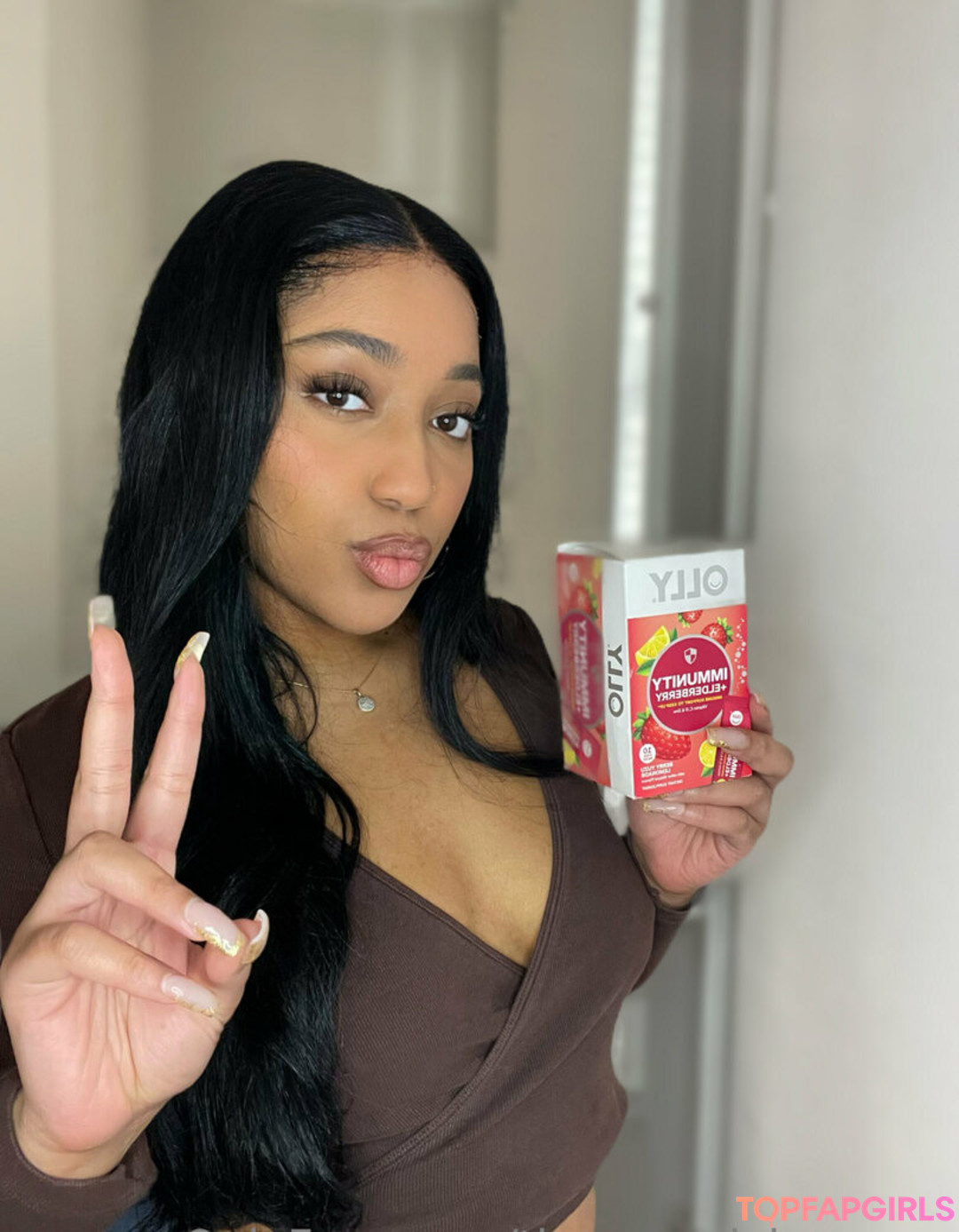 Foto desnuda filtrada de OnlyFans de Theremedybyreyna #73 Foto desnuda filtrada de OnlyFans de Theremedybyreyna #73