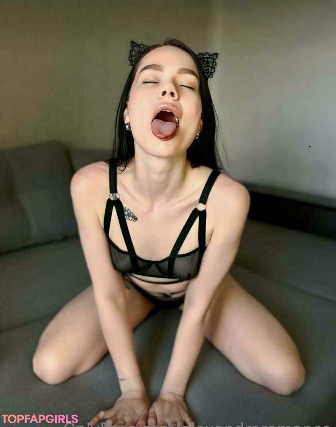 Foto desnuda filtrada de OnlyFans de Alexandraromance #159 Foto desnuda filtrada de OnlyFans de Alexandraromance #159