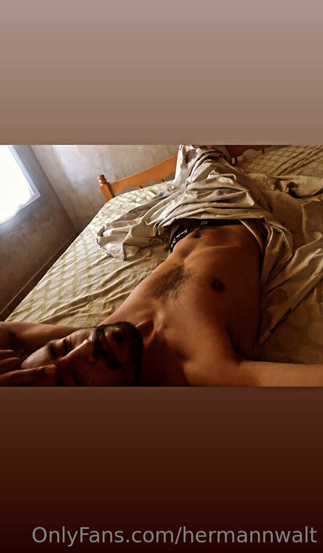 Foto desnuda filtrada de OnlyFans de Hermannwalt