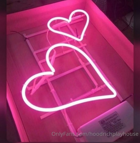 Foto desnuda filtrada de OnlyFans de Hoodrichplayhouse