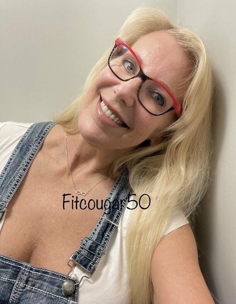 Foto desnuda filtrada de OnlyFans de Fitcougar50