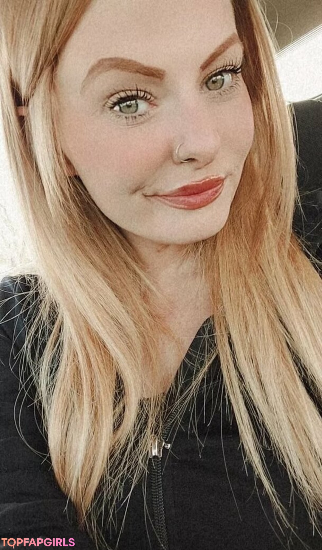 Foto desnuda filtrada de OnlyFans de Temptressqueen1 #235 Foto desnuda filtrada de OnlyFans de Temptressqueen1 #235