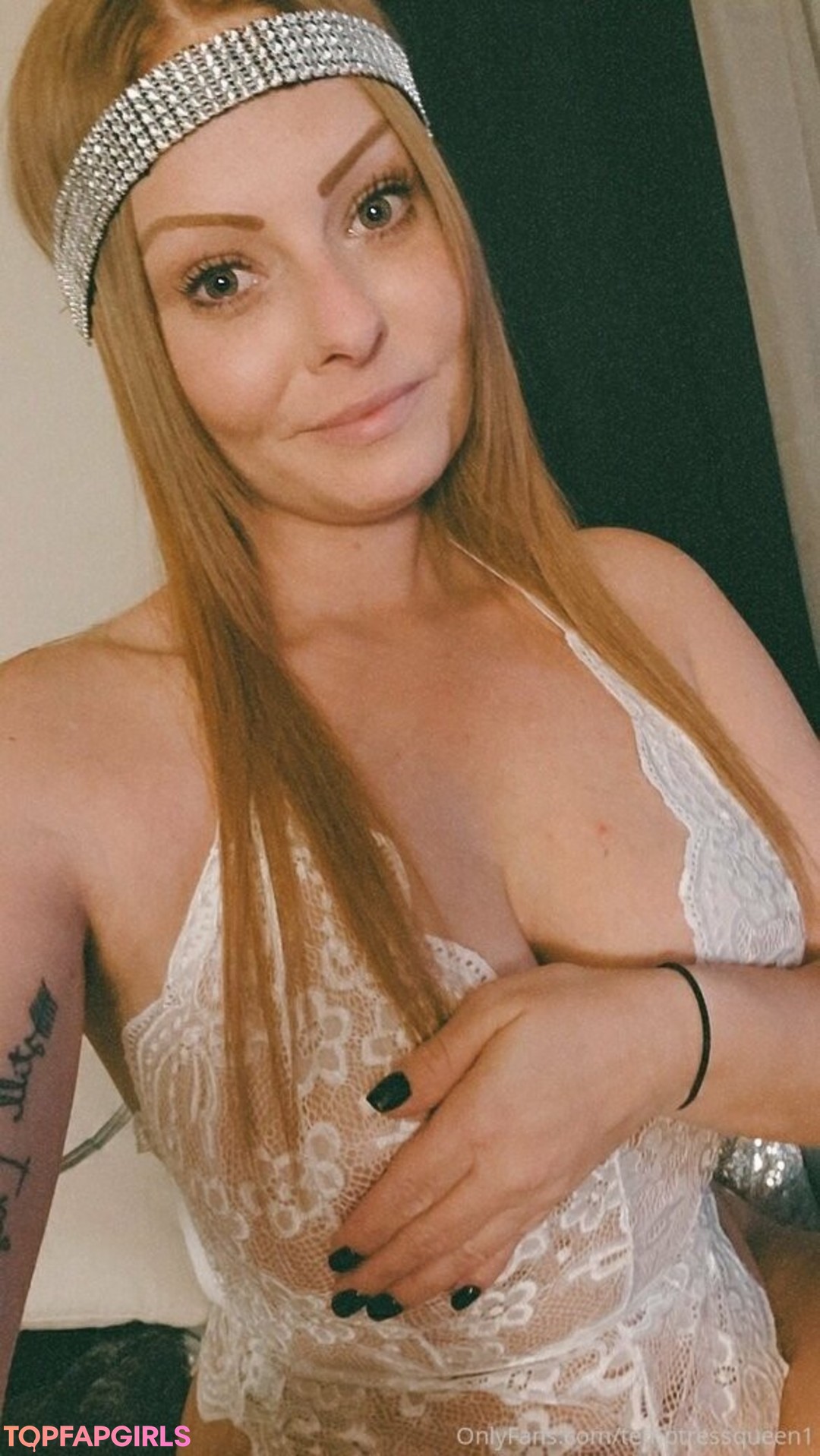 Foto desnuda filtrada de OnlyFans de Temptressqueen1 #25 Foto desnuda filtrada de OnlyFans de Temptressqueen1 #25