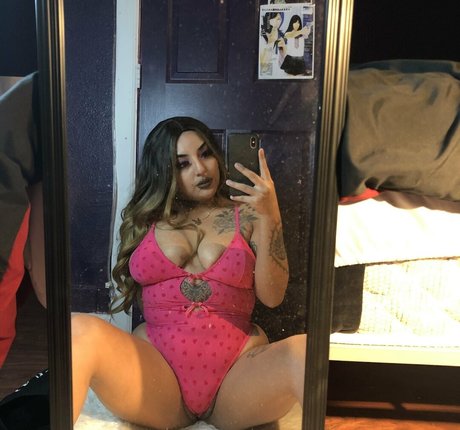 Foto desnuda filtrada de OnlyFans de Honeysucklexoxo