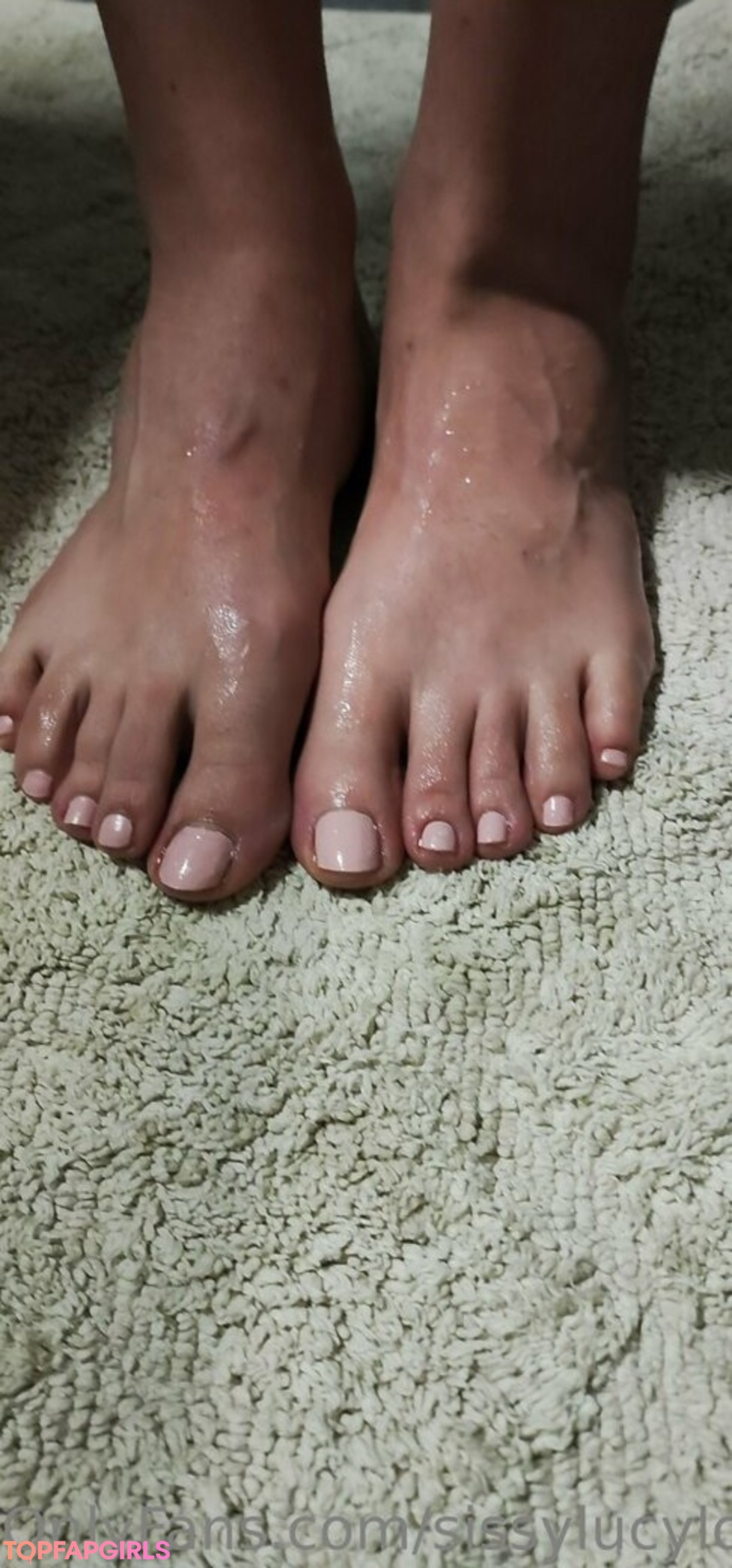 Foto desnuda filtrada de OnlyFans de Sissylucylove #144 Foto desnuda filtrada de OnlyFans de Sissylucylove #144