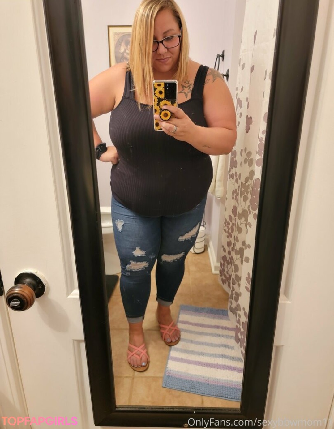 Foto desnuda filtrada de OnlyFans de Sexybbwmom11 #71 Foto desnuda filtrada de OnlyFans de Sexybbwmom11 #71