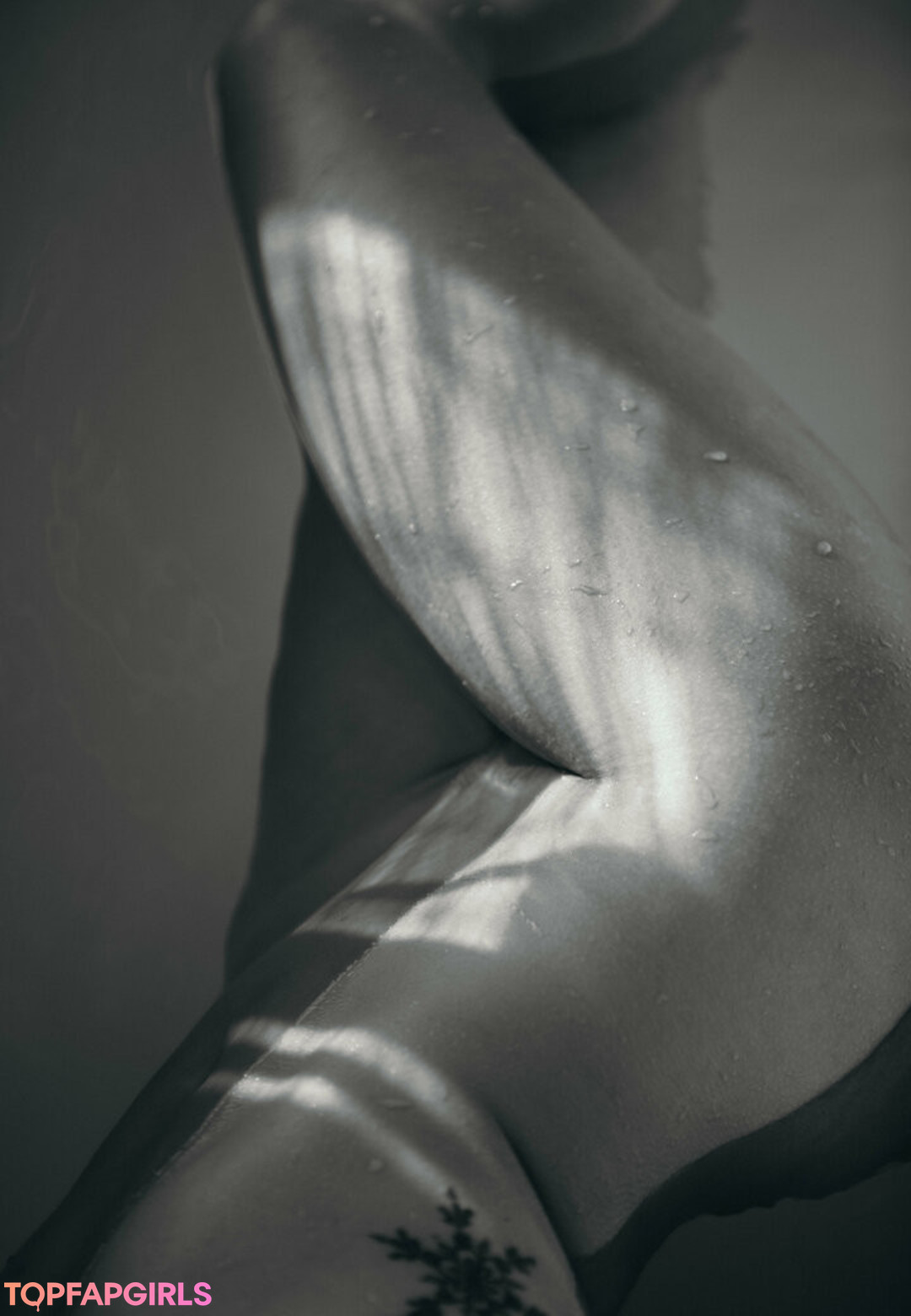 Foto desnuda filtrada de OnlyFans de Thiskindasnow #105 Foto desnuda filtrada de OnlyFans de Thiskindasnow #105