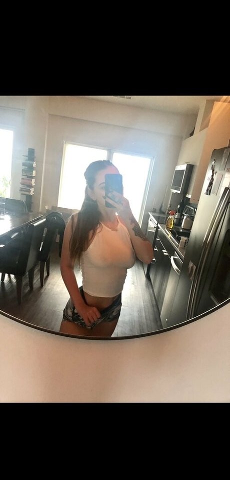 Foto desnuda filtrada de OnlyFans de Revelliejessica