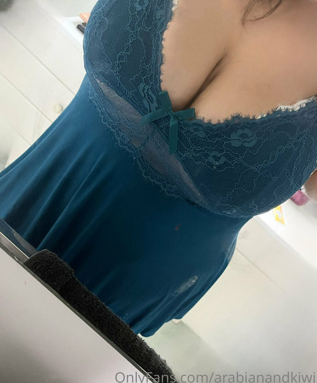 Foto desnuda filtrada de OnlyFans de Arabianandkiwi