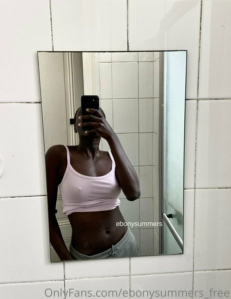 Foto desnuda filtrada de OnlyFans de Ebonysummersfree