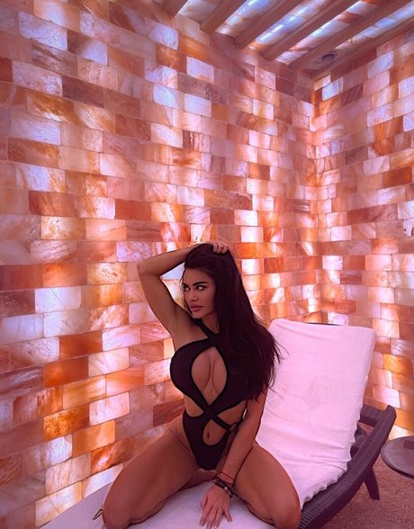 Elenathebeautiful