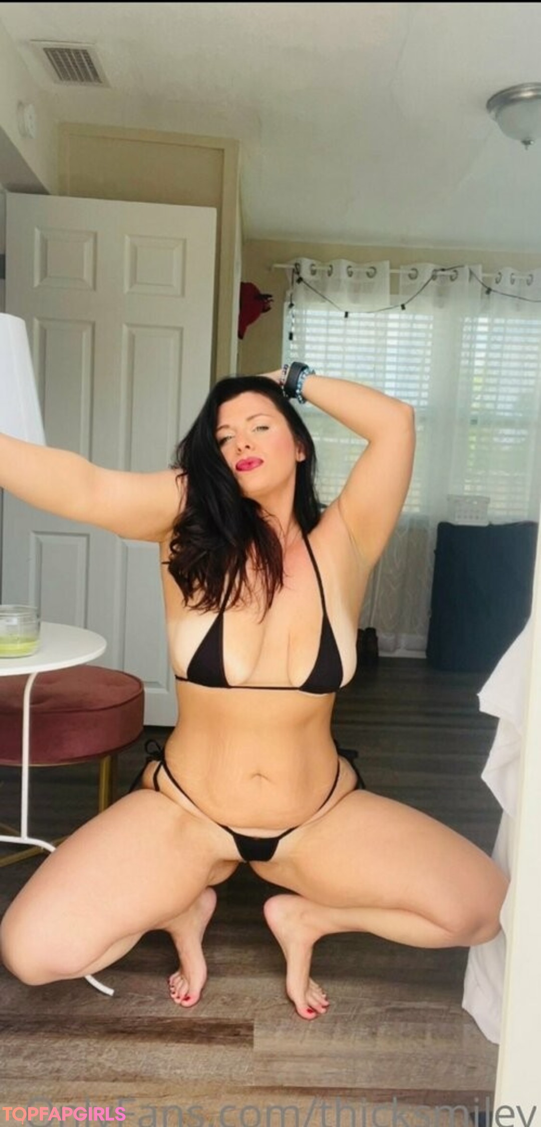 Foto desnuda filtrada de OnlyFans de Thicksmiley #229 Foto desnuda filtrada de OnlyFans de Thicksmiley #229