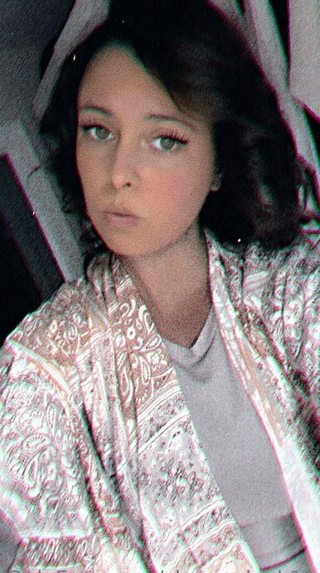 Foto desnuda filtrada de OnlyFans de Sleepychick11