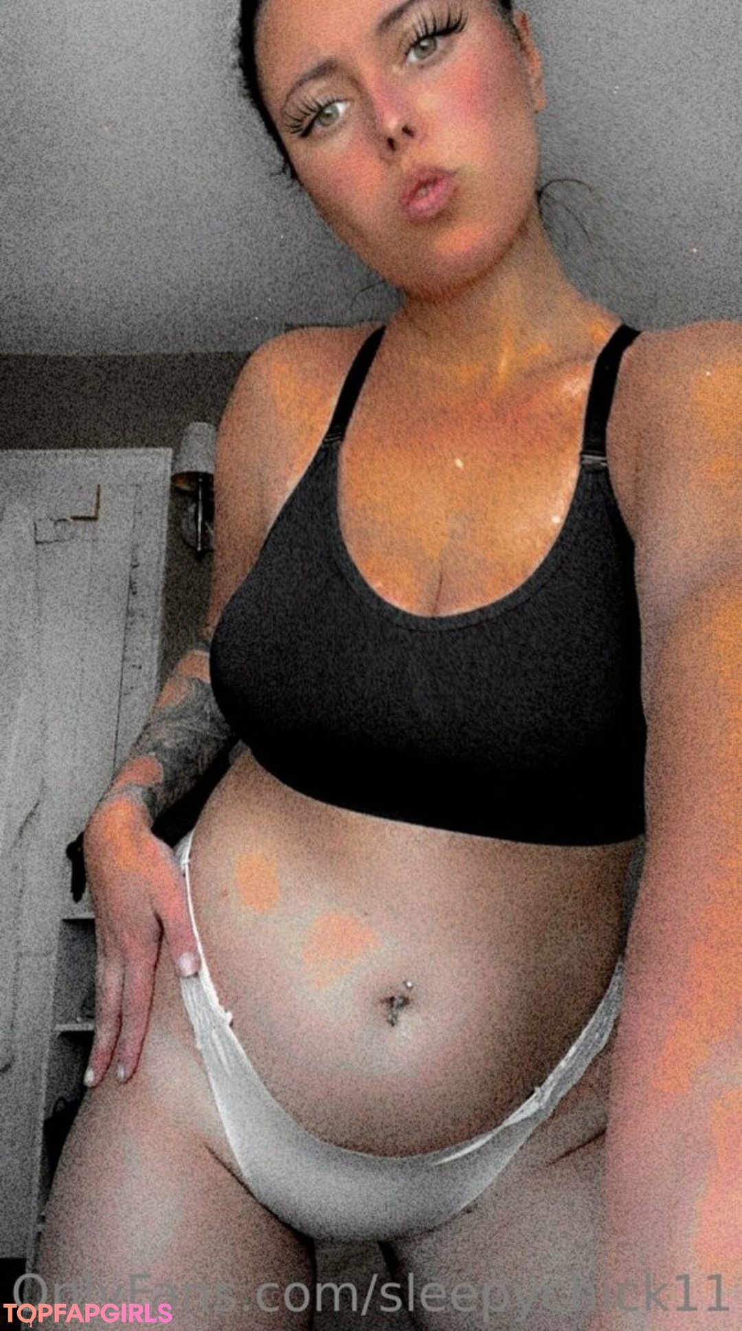 Foto desnuda filtrada de OnlyFans de Sleepychick11 #2 Foto desnuda filtrada de OnlyFans de Sleepychick11 #2