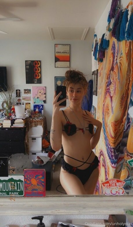 Unholynun